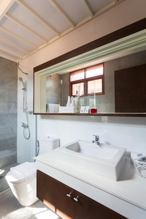 Amatapura Beachfront Villa 15, Sha Certified Ao Nam Mao エクステリア 写真